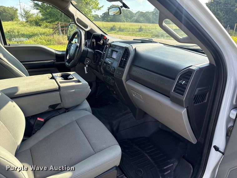 image for item ET6459 2020 Ford F250 Super Duty Crew Cab pickup truck