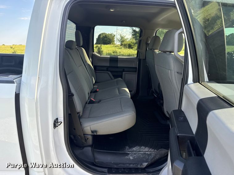 image for item ET6459 2020 Ford F250 Super Duty Crew Cab pickup truck