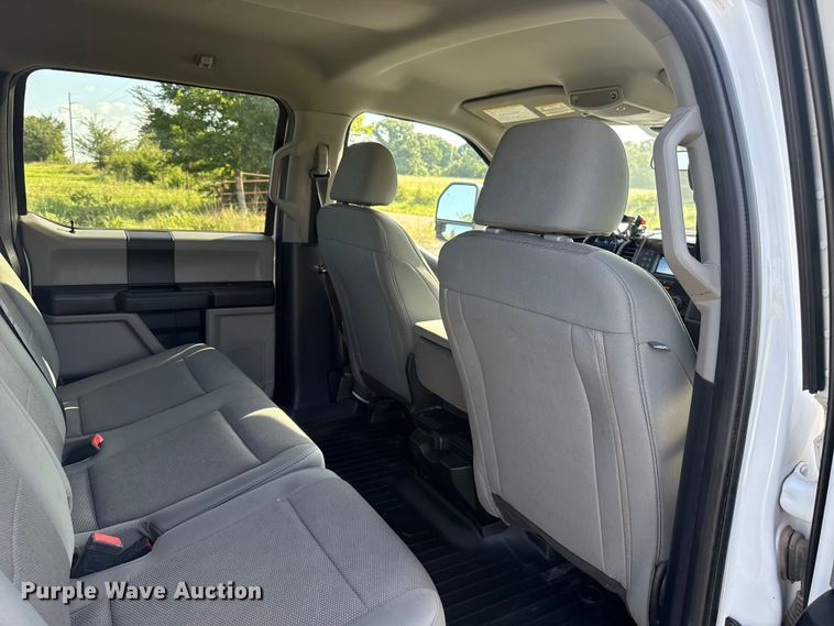 image for item ET6459 2020 Ford F250 Super Duty Crew Cab pickup truck