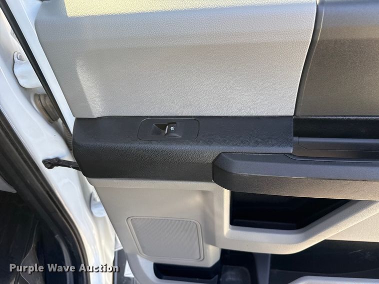 image for item ET6459 2020 Ford F250 Super Duty Crew Cab pickup truck