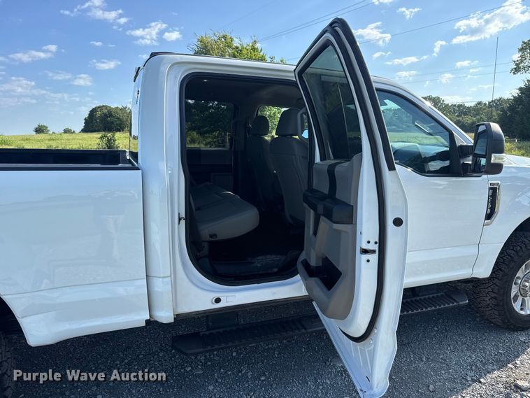 image for item ET6459 2020 Ford F250 Super Duty Crew Cab pickup truck