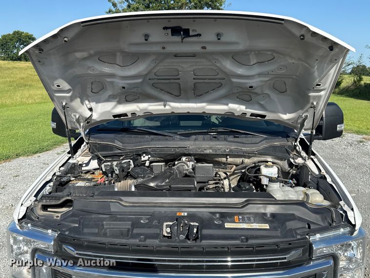 image for item ET6459 2020 Ford F250 Super Duty Crew Cab pickup truck