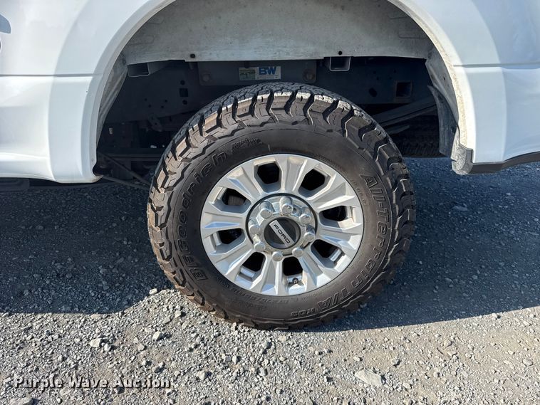 image for item ET6459 2020 Ford F250 Super Duty Crew Cab pickup truck