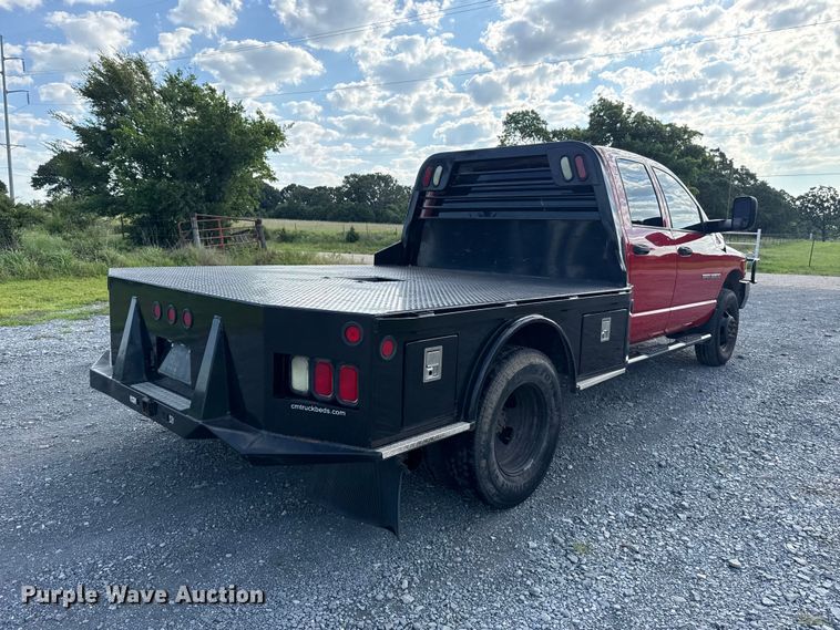 image for item ET6460 2003 Dodge Ram 3500 Crew Cab flatbed pickup truck
