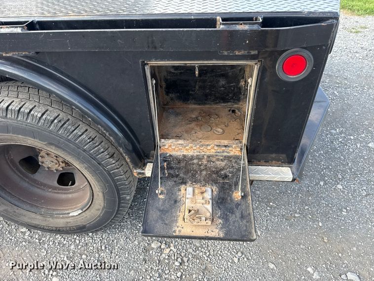 image for item ET6460 2003 Dodge Ram 3500 Crew Cab flatbed pickup truck