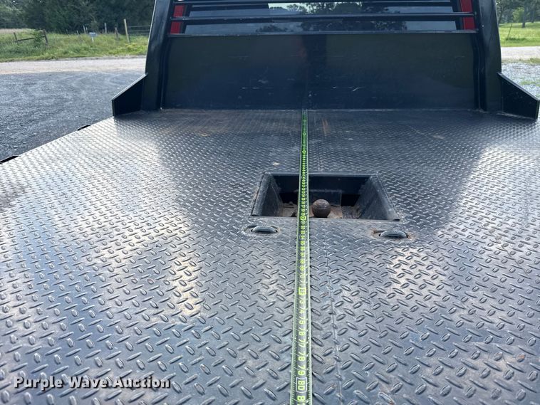 image for item ET6460 2003 Dodge Ram 3500 Crew Cab flatbed pickup truck