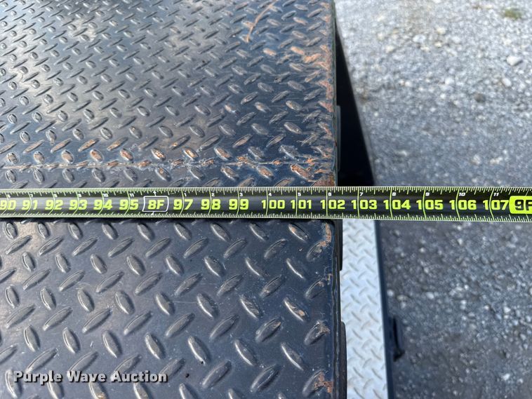 image for item ET6460 2003 Dodge Ram 3500 Crew Cab flatbed pickup truck