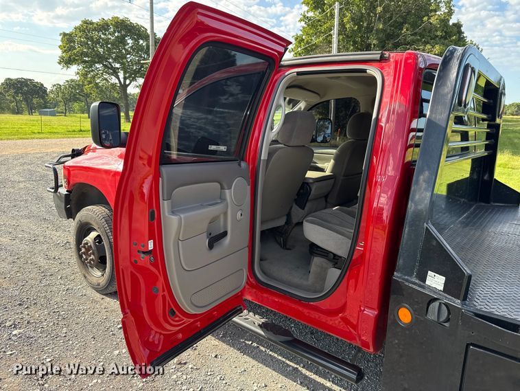 image for item ET6460 2003 Dodge Ram 3500 Crew Cab flatbed pickup truck