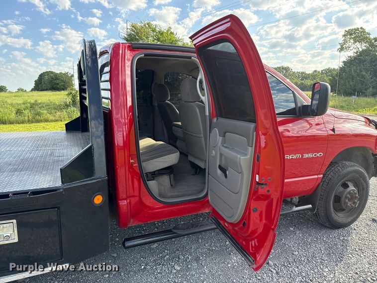 image for item ET6460 2003 Dodge Ram 3500 Crew Cab flatbed pickup truck