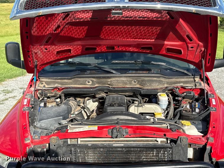 image for item ET6460 2003 Dodge Ram 3500 Crew Cab flatbed pickup truck