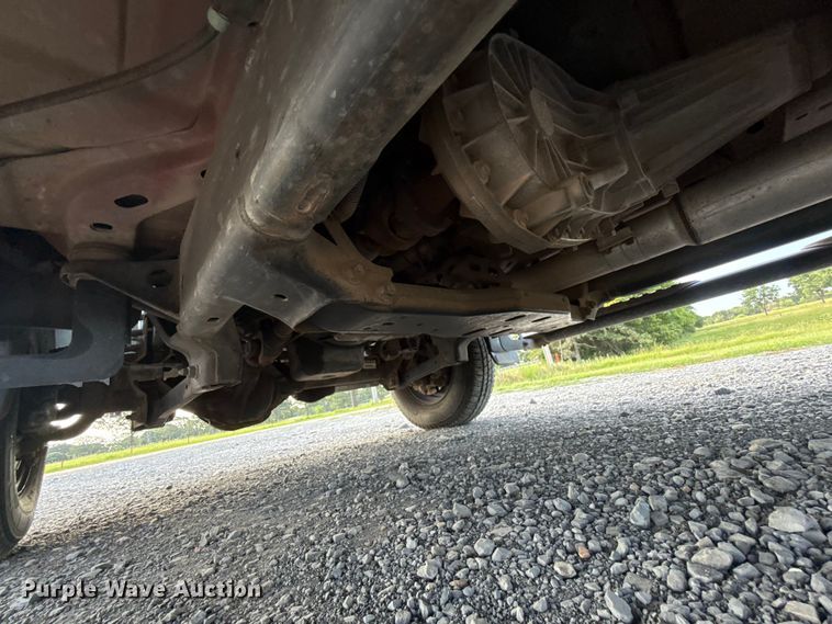image for item ET6460 2003 Dodge Ram 3500 Crew Cab flatbed pickup truck