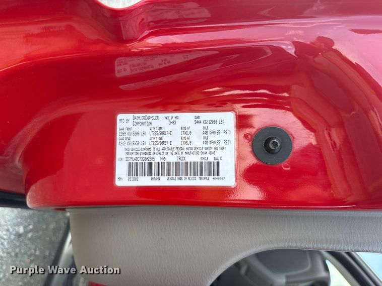 image for item ET6460 2003 Dodge Ram 3500 Crew Cab flatbed pickup truck