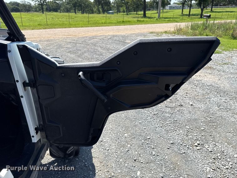 image for item ET6462 2019 Polaris General utility vehicle