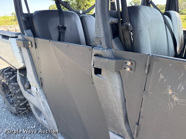image for item ET6463 2021 Can-am Defender Max utility vehicle