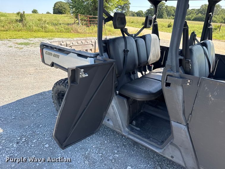 image for item ET6463 2021 Can-am Defender Max utility vehicle