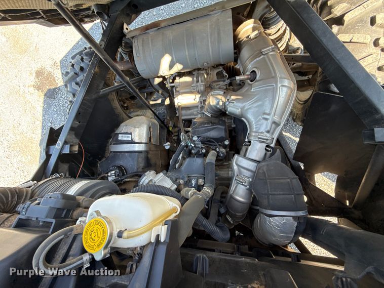 image for item ET6463 2021 Can-am Defender Max utility vehicle