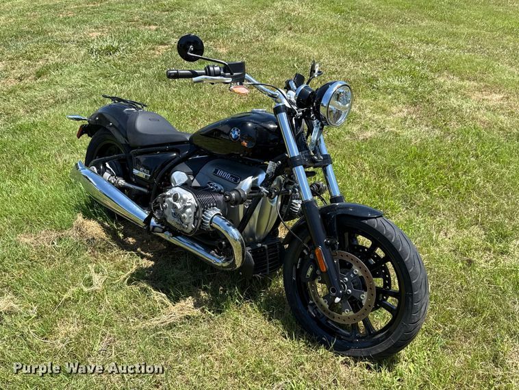 image for item ET6465 2023 BMW R18 motorcycle