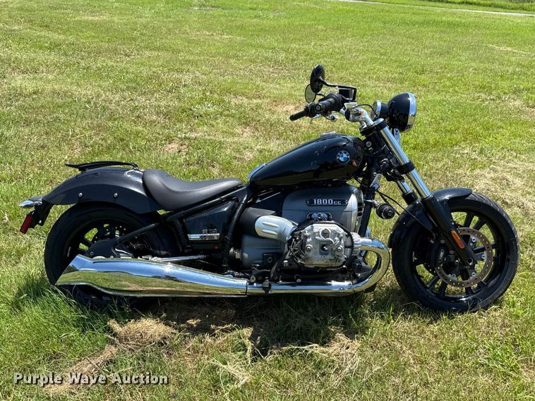 image for item ET6465 2023 BMW R18 motorcycle