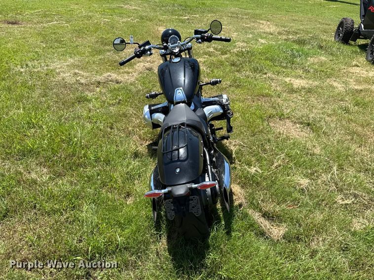 image for item ET6465 2023 BMW R18 motorcycle