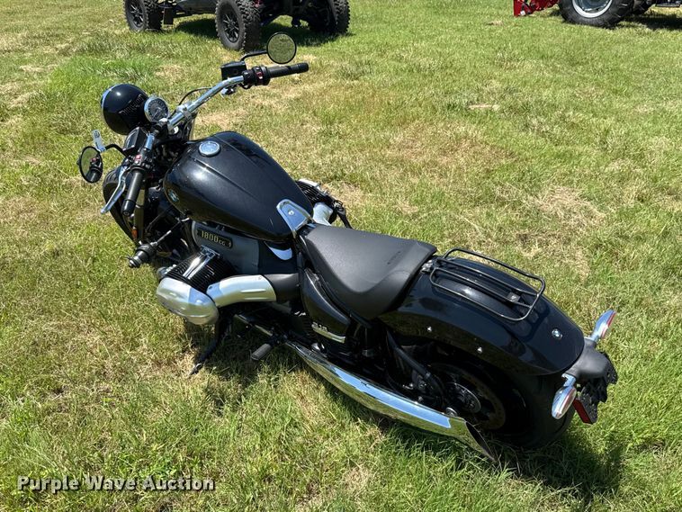 image for item ET6465 2023 BMW R18 motorcycle