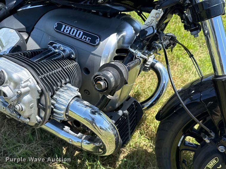image for item ET6465 2023 BMW R18 motorcycle