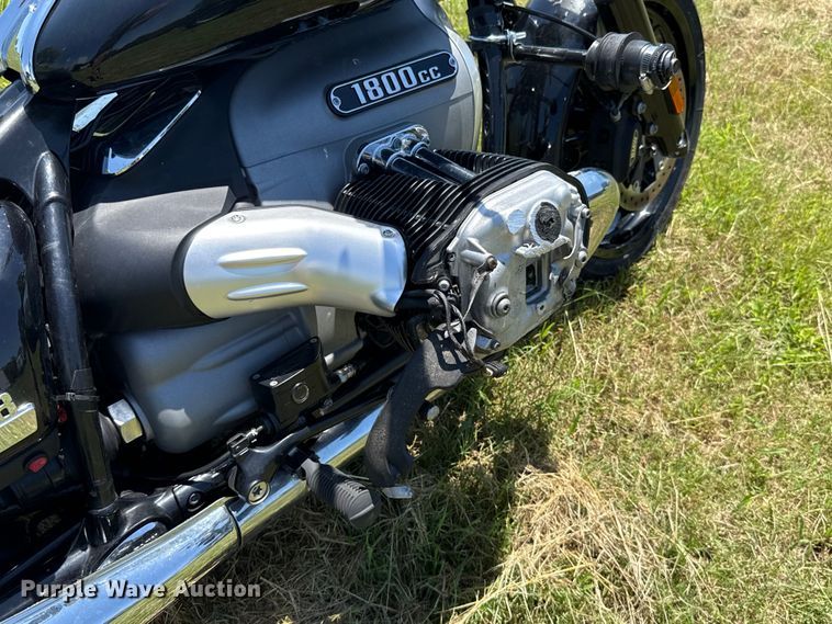 image for item ET6465 2023 BMW R18 motorcycle