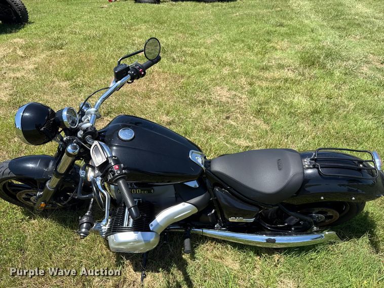 image for item ET6465 2023 BMW R18 motorcycle