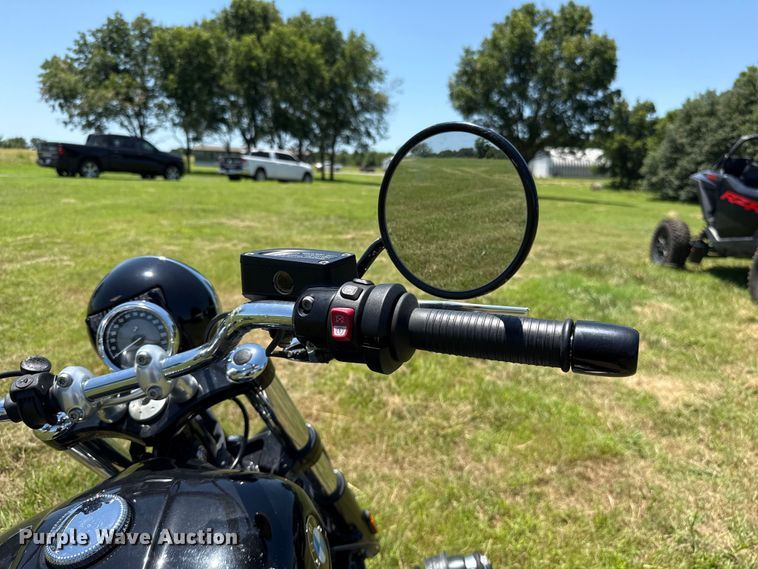 image for item ET6465 2023 BMW R18 motorcycle