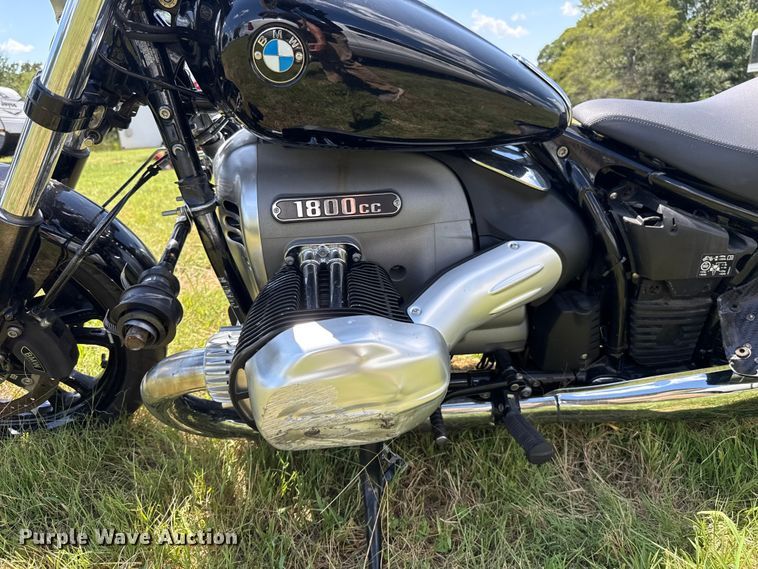 image for item ET6465 2023 BMW R18 motorcycle