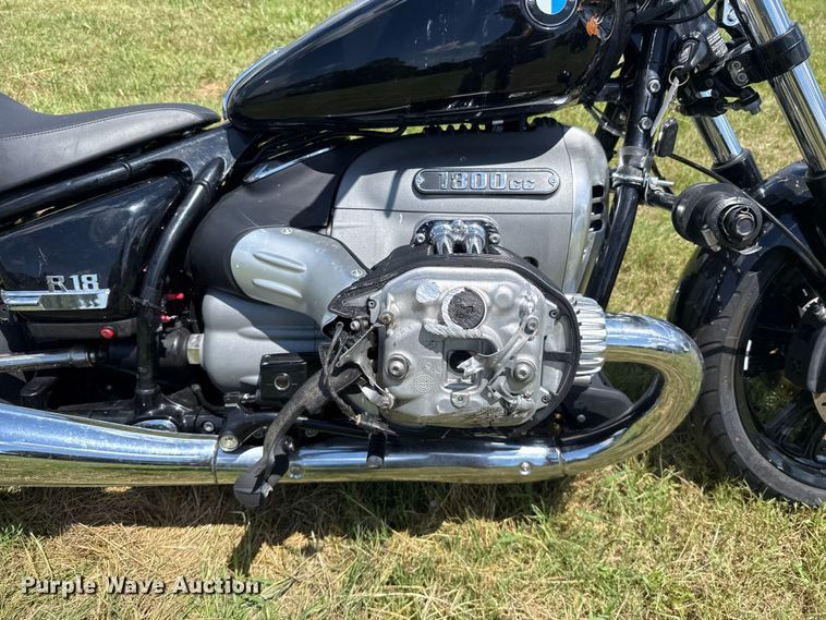 image for item ET6465 2023 BMW R18 motorcycle