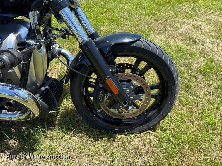 image for item ET6465 2023 BMW R18 motorcycle