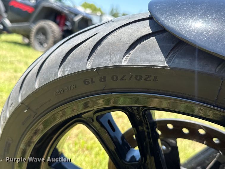 image for item ET6465 2023 BMW R18 motorcycle