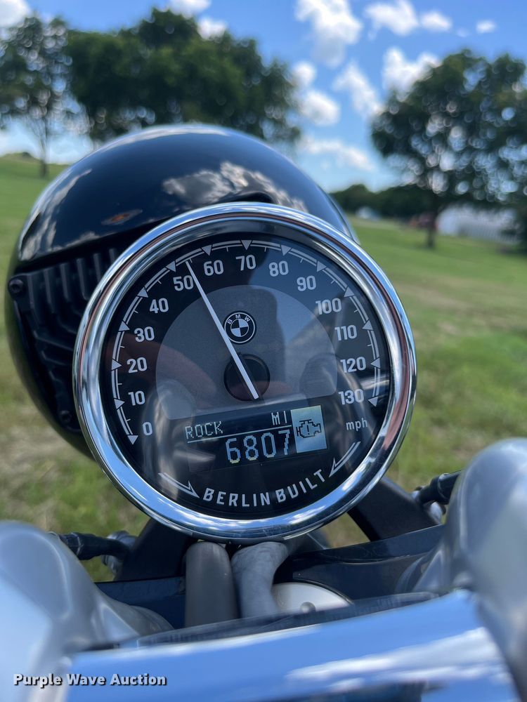 image for item ET6465 2023 BMW R18 motorcycle