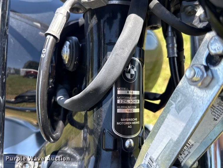 image for item ET6465 2023 BMW R18 motorcycle