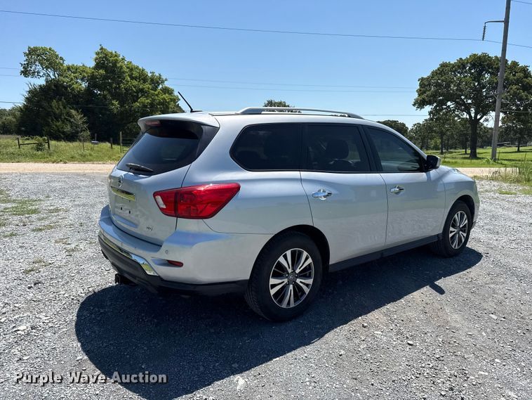 image for item ET6475 2017 Nissan Pathfinder SUV