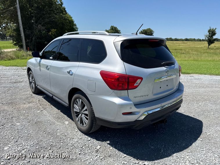 image for item ET6475 2017 Nissan Pathfinder SUV