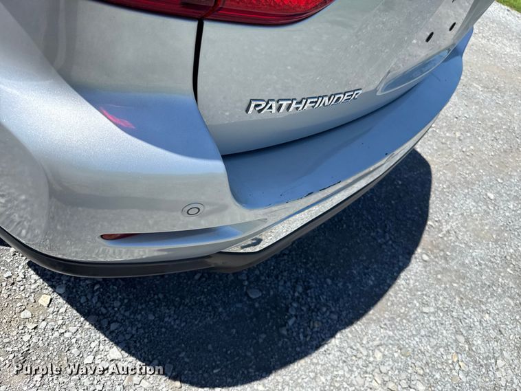 image for item ET6475 2017 Nissan Pathfinder SUV