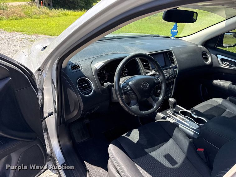 image for item ET6475 2017 Nissan Pathfinder SUV