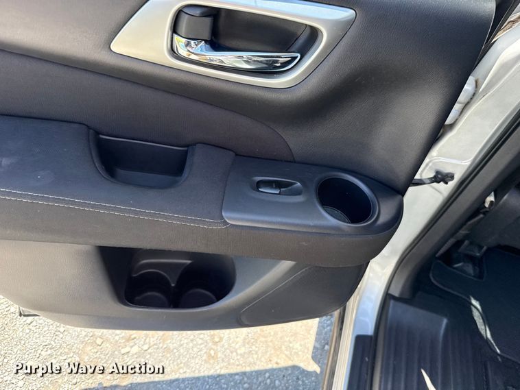 image for item ET6475 2017 Nissan Pathfinder SUV