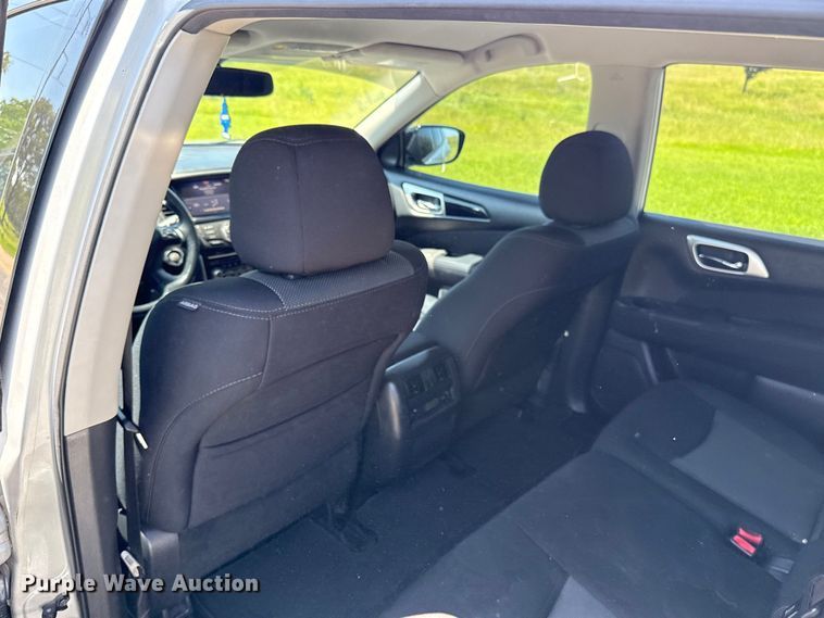 image for item ET6475 2017 Nissan Pathfinder SUV