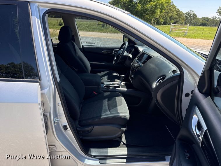 image for item ET6475 2017 Nissan Pathfinder SUV