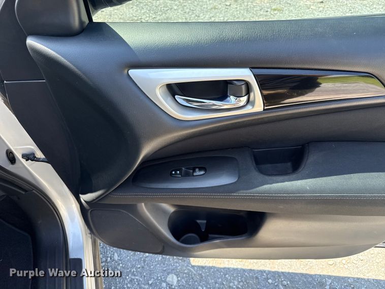 image for item ET6475 2017 Nissan Pathfinder SUV
