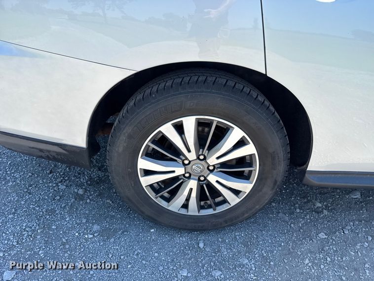 image for item ET6475 2017 Nissan Pathfinder SUV