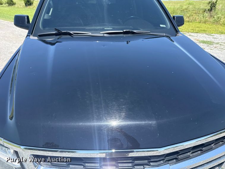 image for item ET6476 2018 Chevrolet Suburban SUV