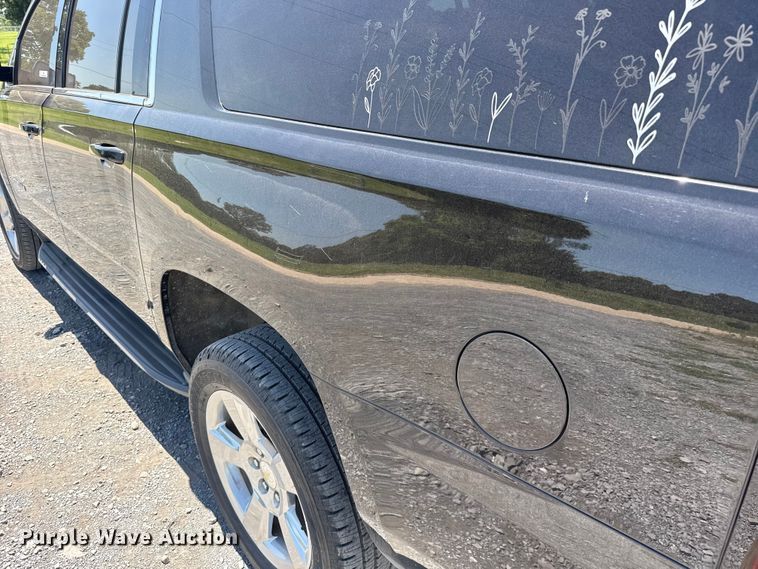 image for item ET6476 2018 Chevrolet Suburban SUV