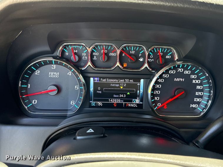 image for item ET6476 2018 Chevrolet Suburban SUV