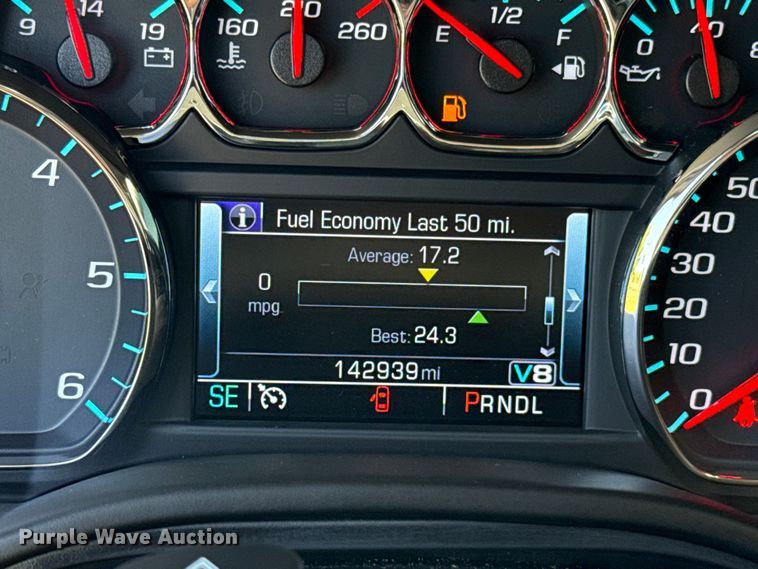 image for item ET6476 2018 Chevrolet Suburban SUV