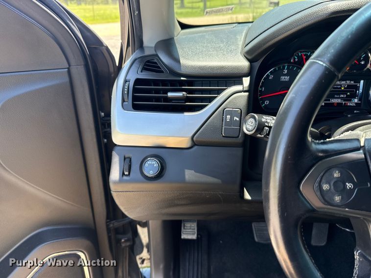 image for item ET6476 2018 Chevrolet Suburban SUV