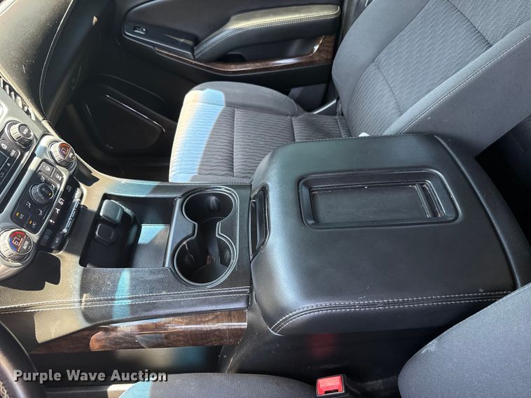 image for item ET6476 2018 Chevrolet Suburban SUV