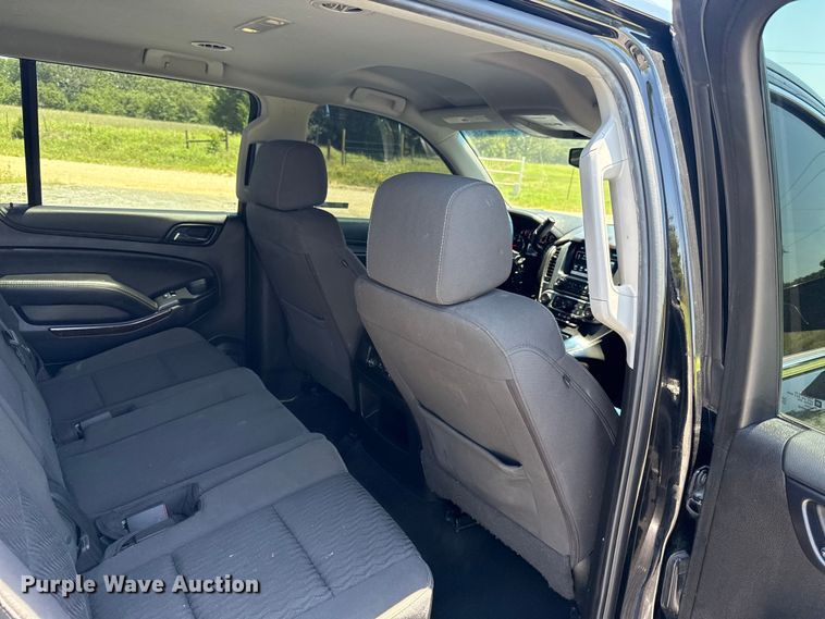 image for item ET6476 2018 Chevrolet Suburban SUV